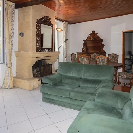 Three-bedroom In Apartamento Calvisson