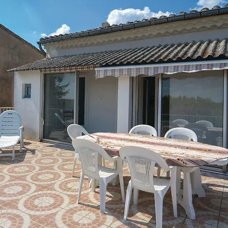 Three-bedroom In Apartamento