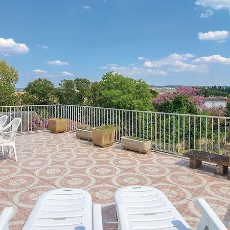 Apartamento Three-bedroom In *