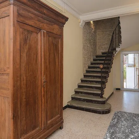 Apartamento Three-bedroom In *